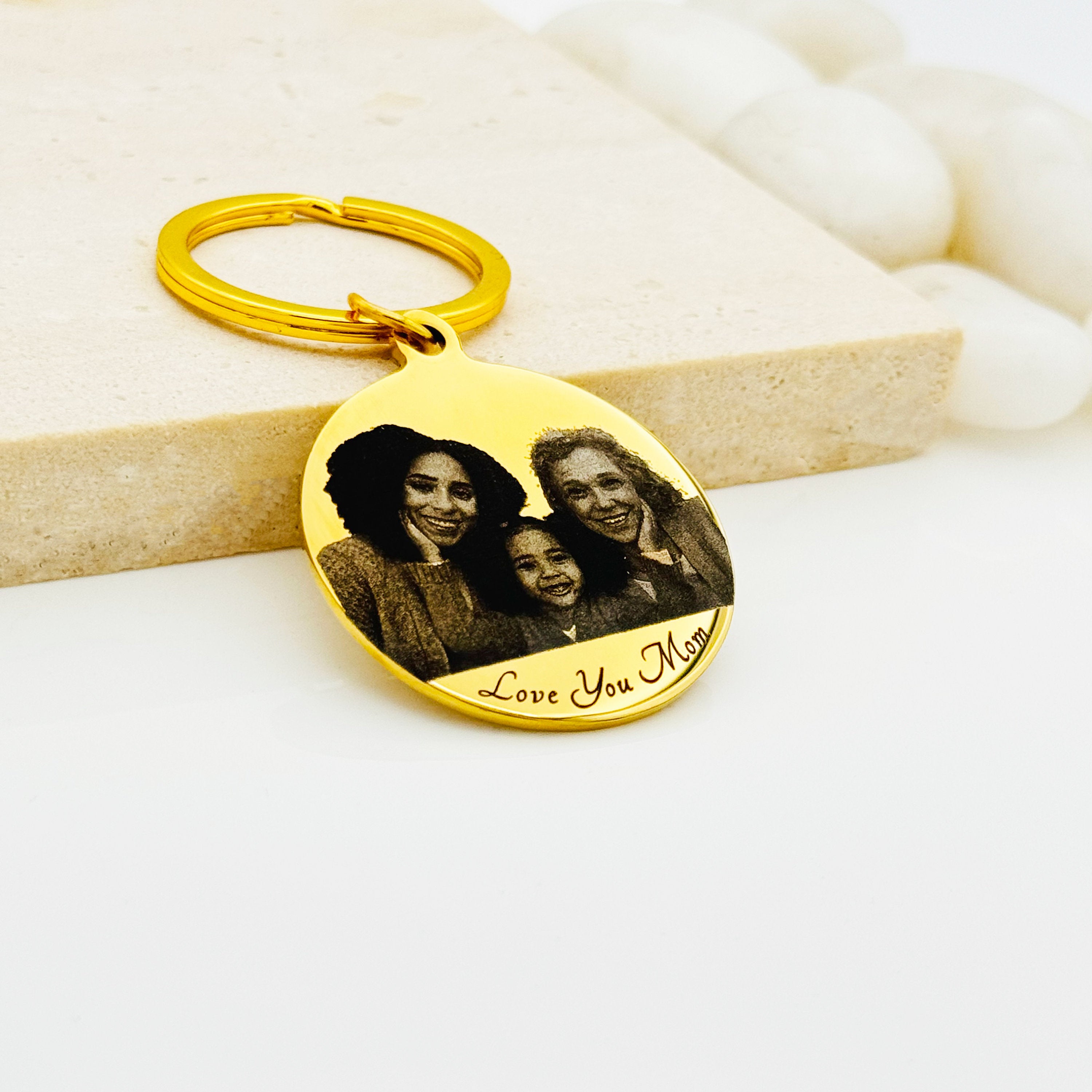 Round Picture Engraved Keychains • Family Picture Keychain • Custome Photo Engraving • Handmade Gift • Gift For Mom • Gift For Friends